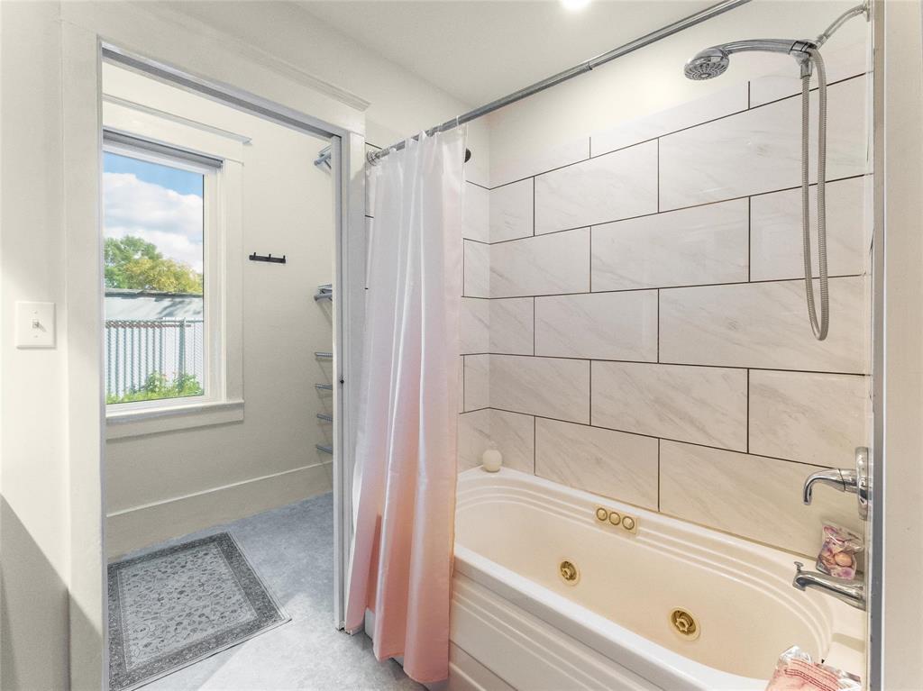 Photo 23 of 211 Queen Avenue, Selkirk MB