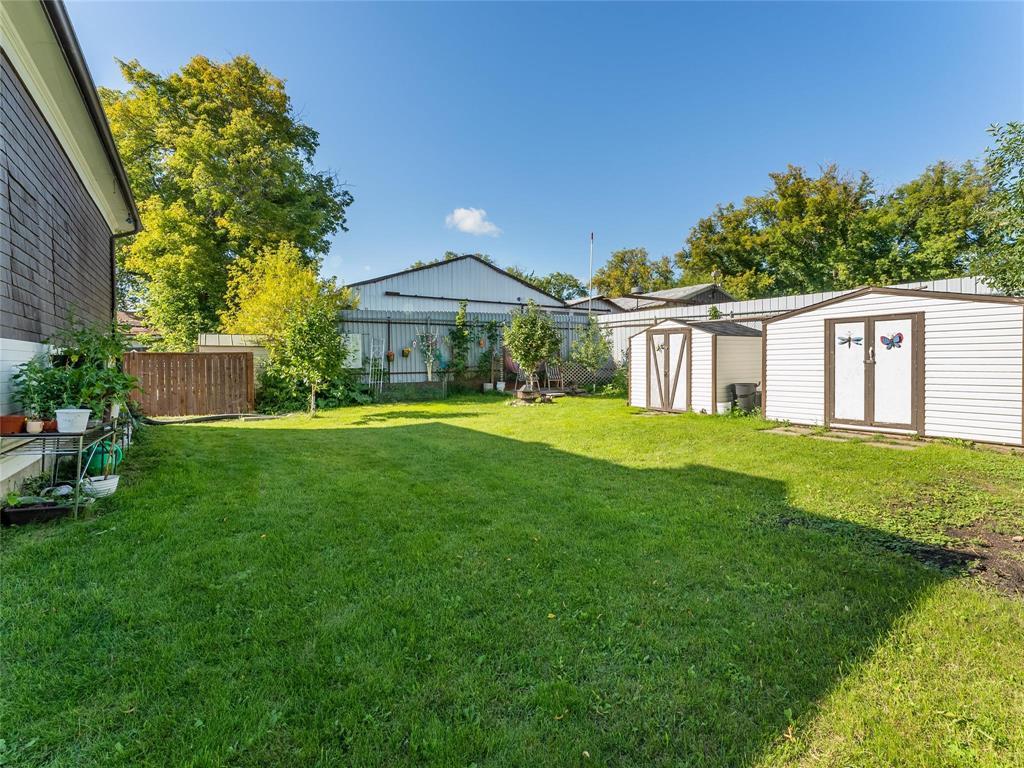 Photo 28 of 211 Queen Avenue, Selkirk MB
