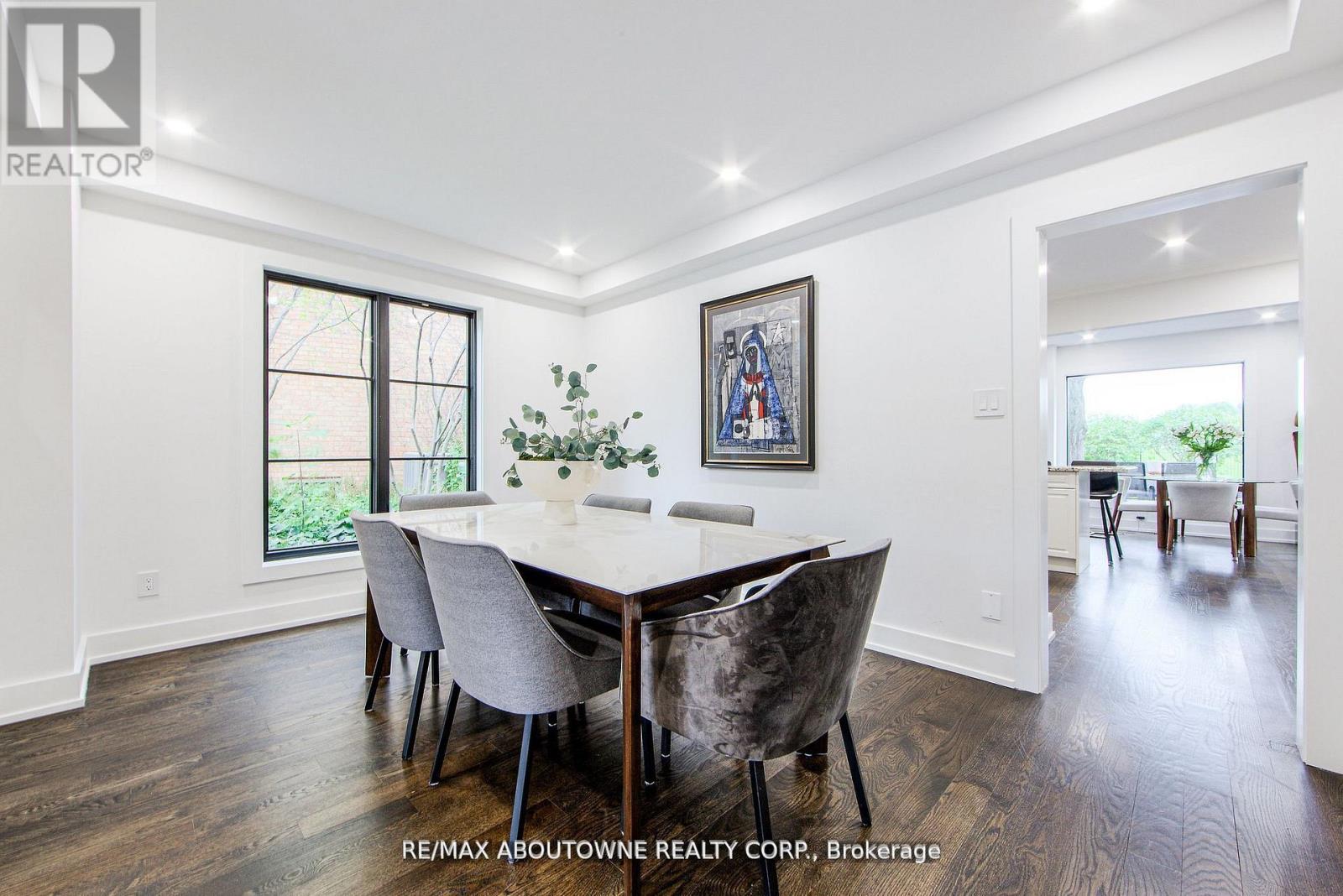 Photo 9 of 1319 Greeneagle Drive, Oakville ON