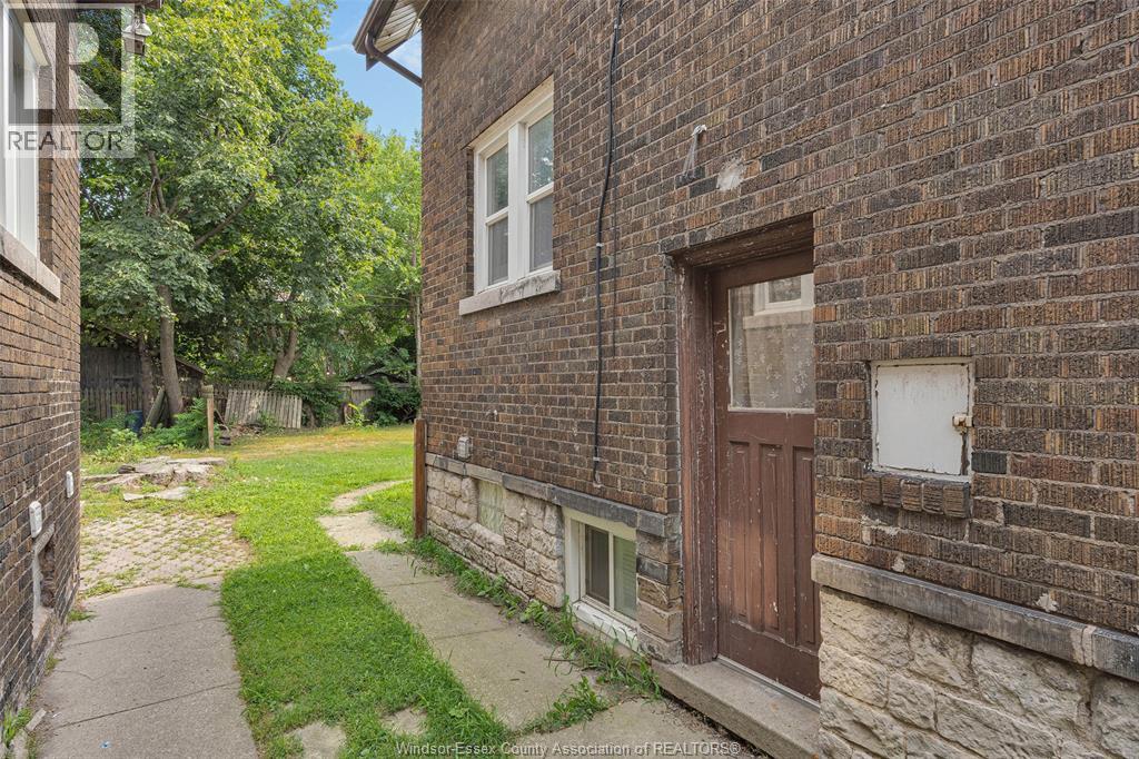 Photo 4 of 466 Rankin, Windsor ON