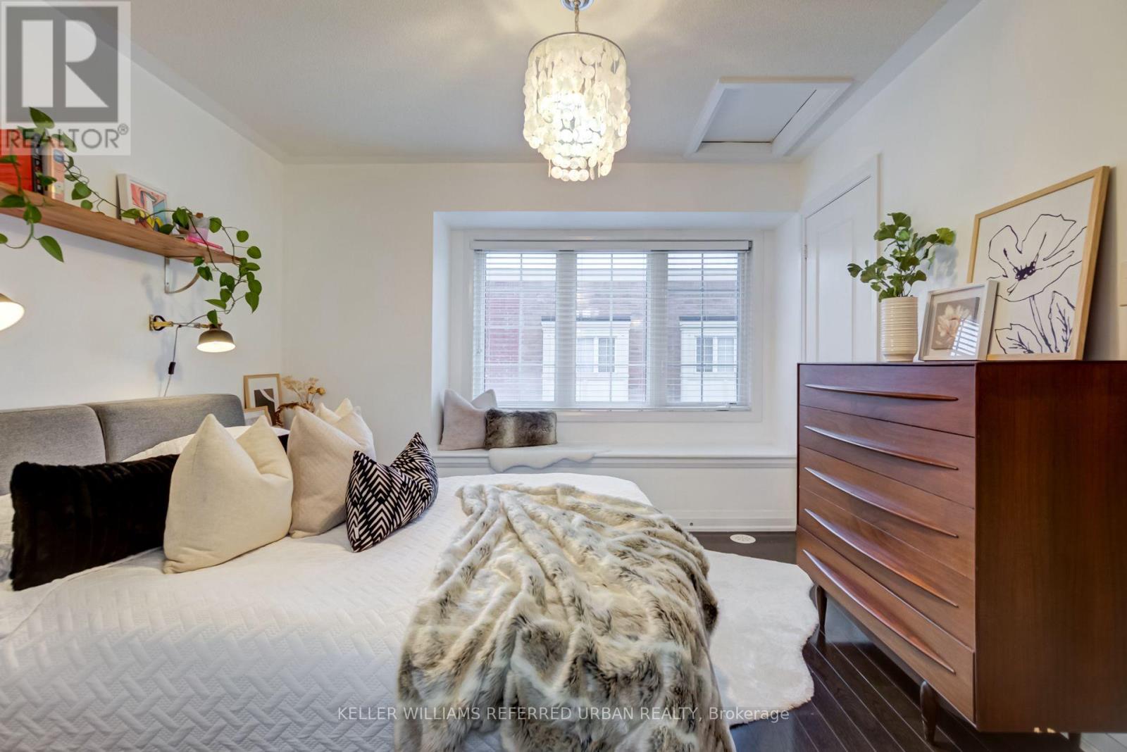 Photo 19 of 68 Raffeix Lane, Toronto ON