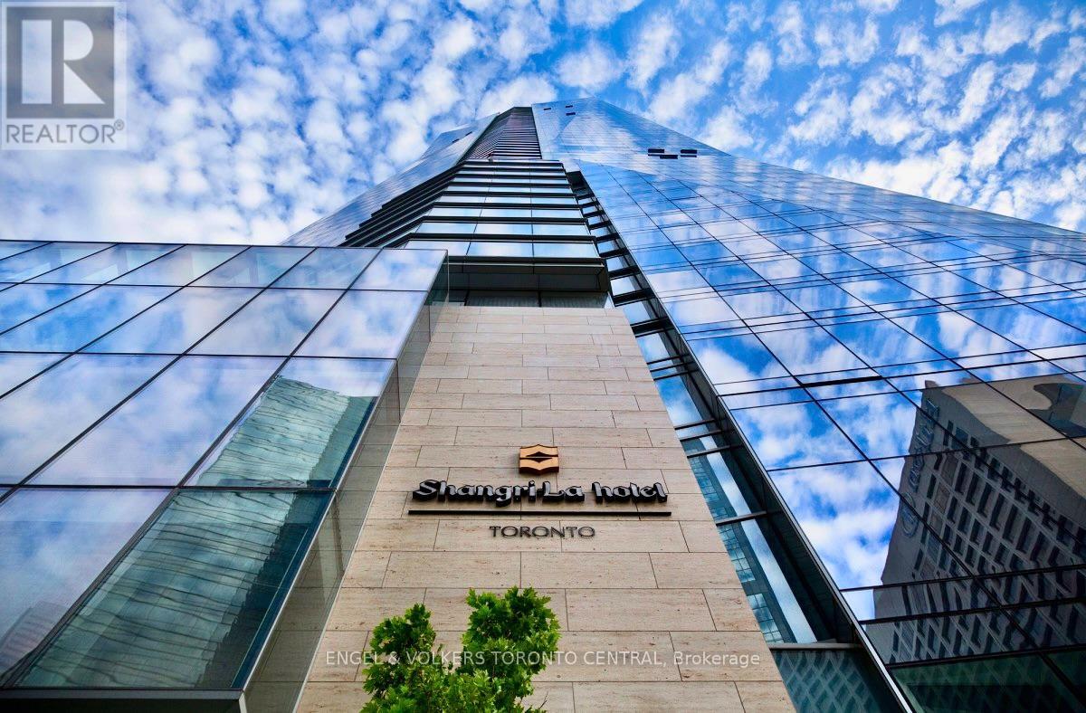Photo 5 of 3602 180 University Avenue, Toronto ON