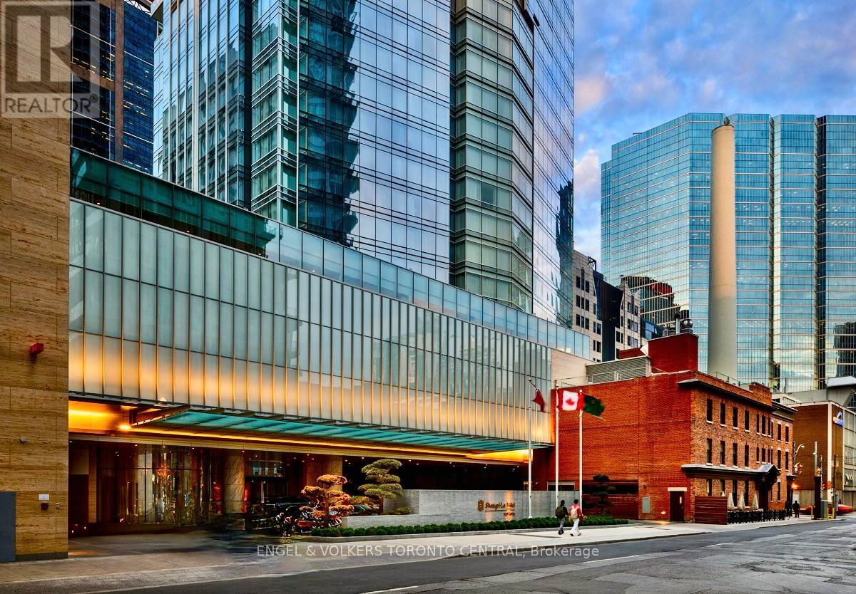 Photo 10 of 3602 180 University Avenue, Toronto ON