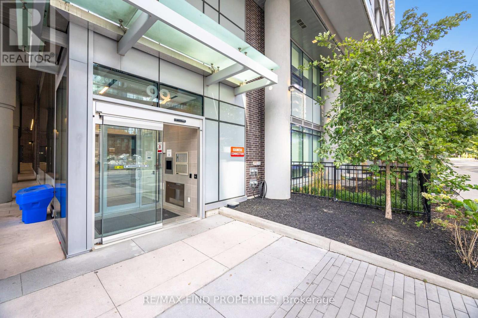 Photo 18 of 2304 99 Broadway Avenue, Toronto ON