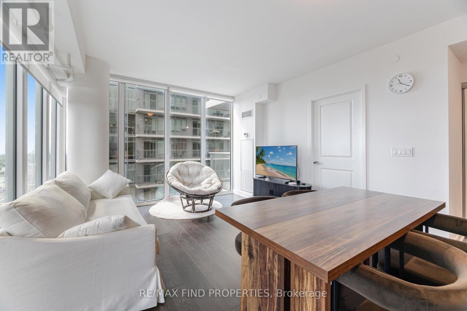 Photo 11 of 2304 99 Broadway Avenue, Toronto ON