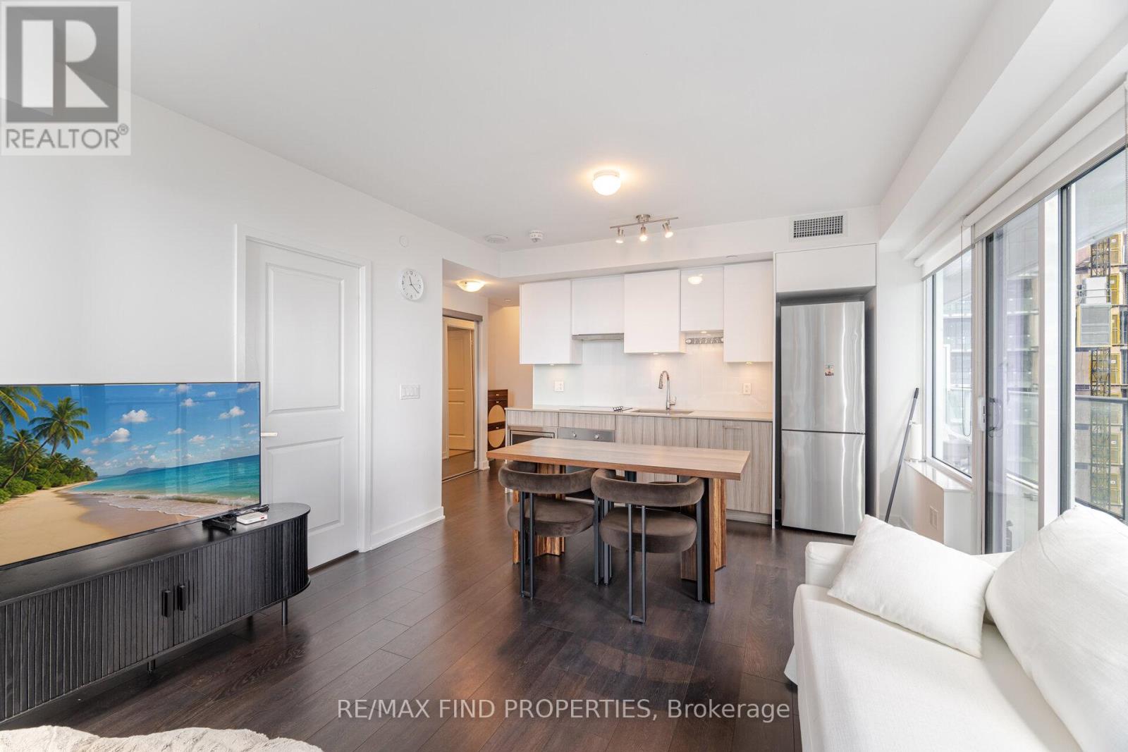 Photo 39 of 2304 99 Broadway Avenue, Toronto ON