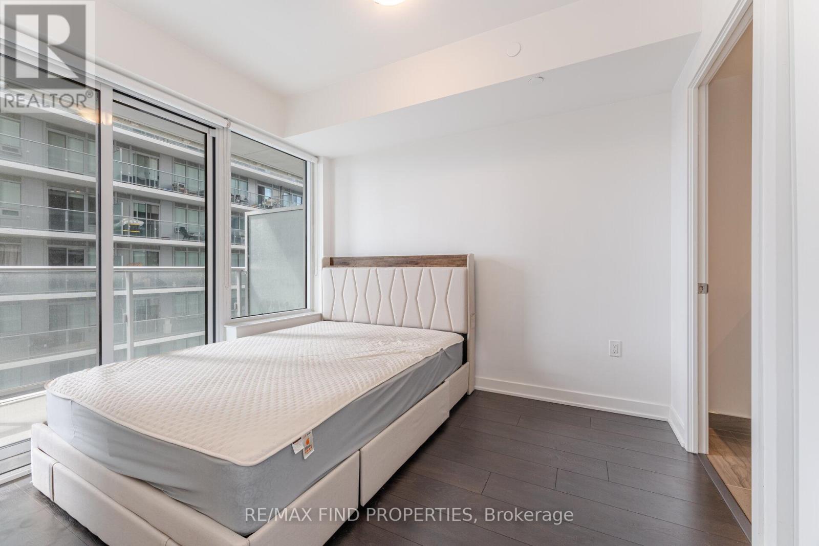Photo 28 of 2304 99 Broadway Avenue, Toronto ON