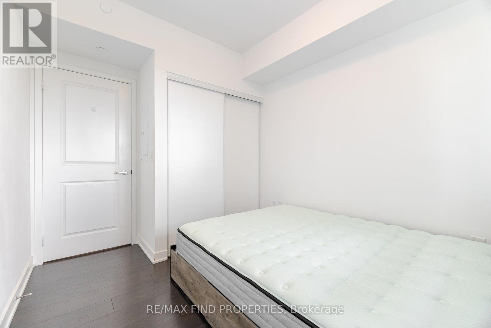 Photo 26 of 2304 99 Broadway Avenue, Toronto ON