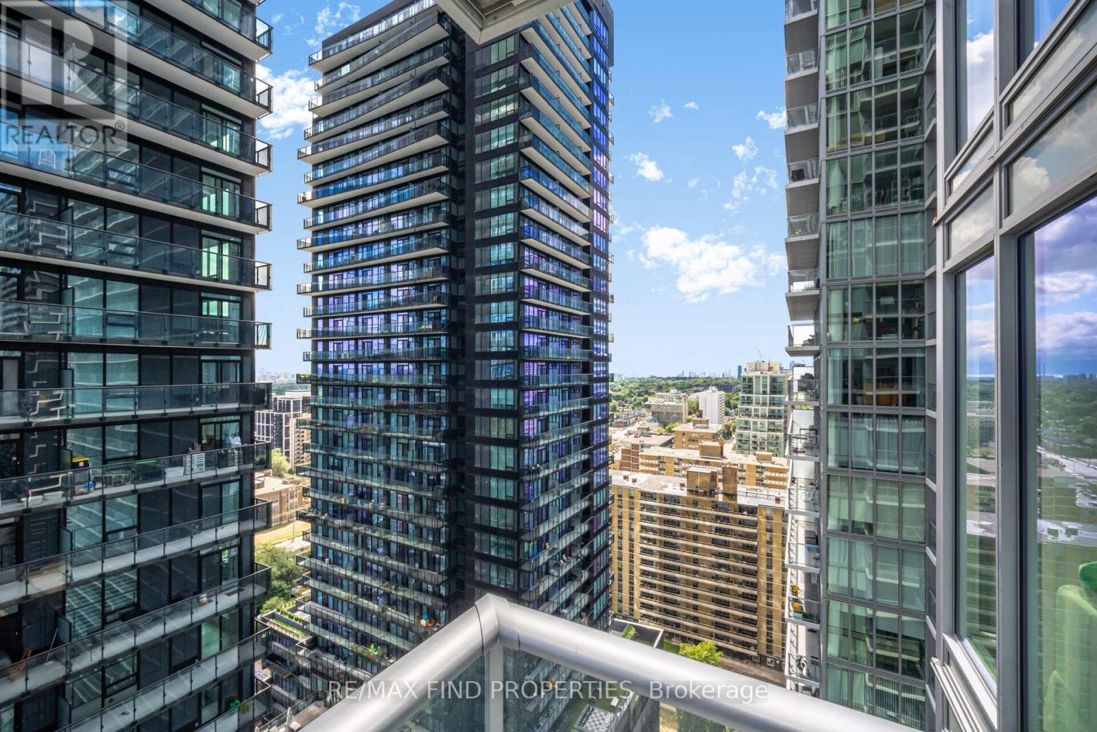 Photo 19 of 2304 99 Broadway Avenue, Toronto ON