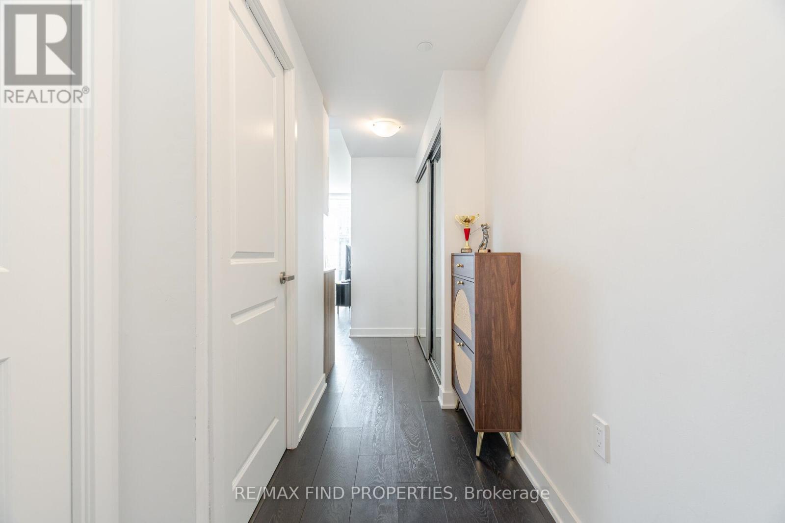 Photo 12 of 2304 99 Broadway Avenue, Toronto ON