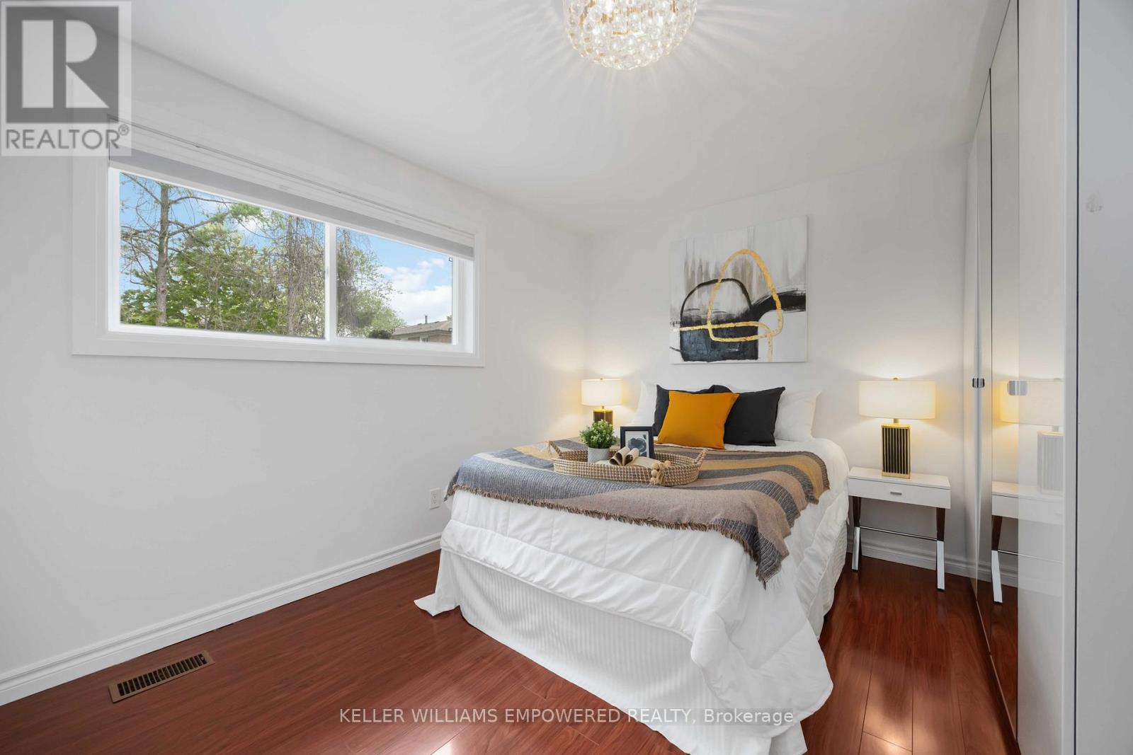 Photo 20 of 112 Kingslake Road, Toronto ON