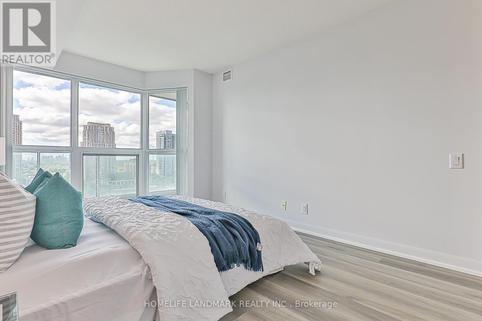 Photo 25 of 1615 17 Anndale Drive, Toronto ON