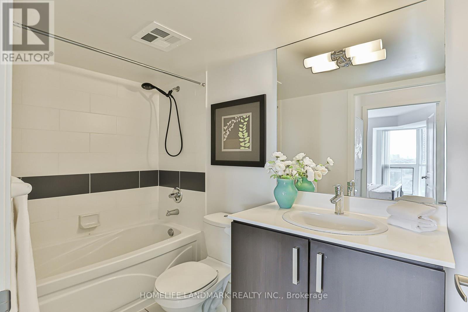 Photo 31 of 1615 17 Anndale Drive, Toronto ON