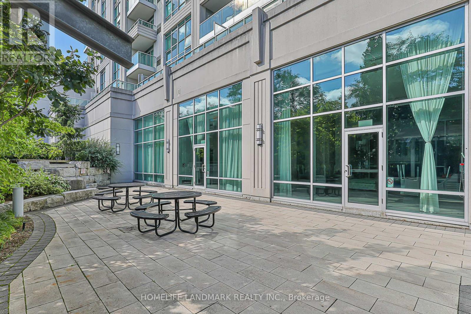 Photo 11 of 1615 17 Anndale Drive, Toronto ON
