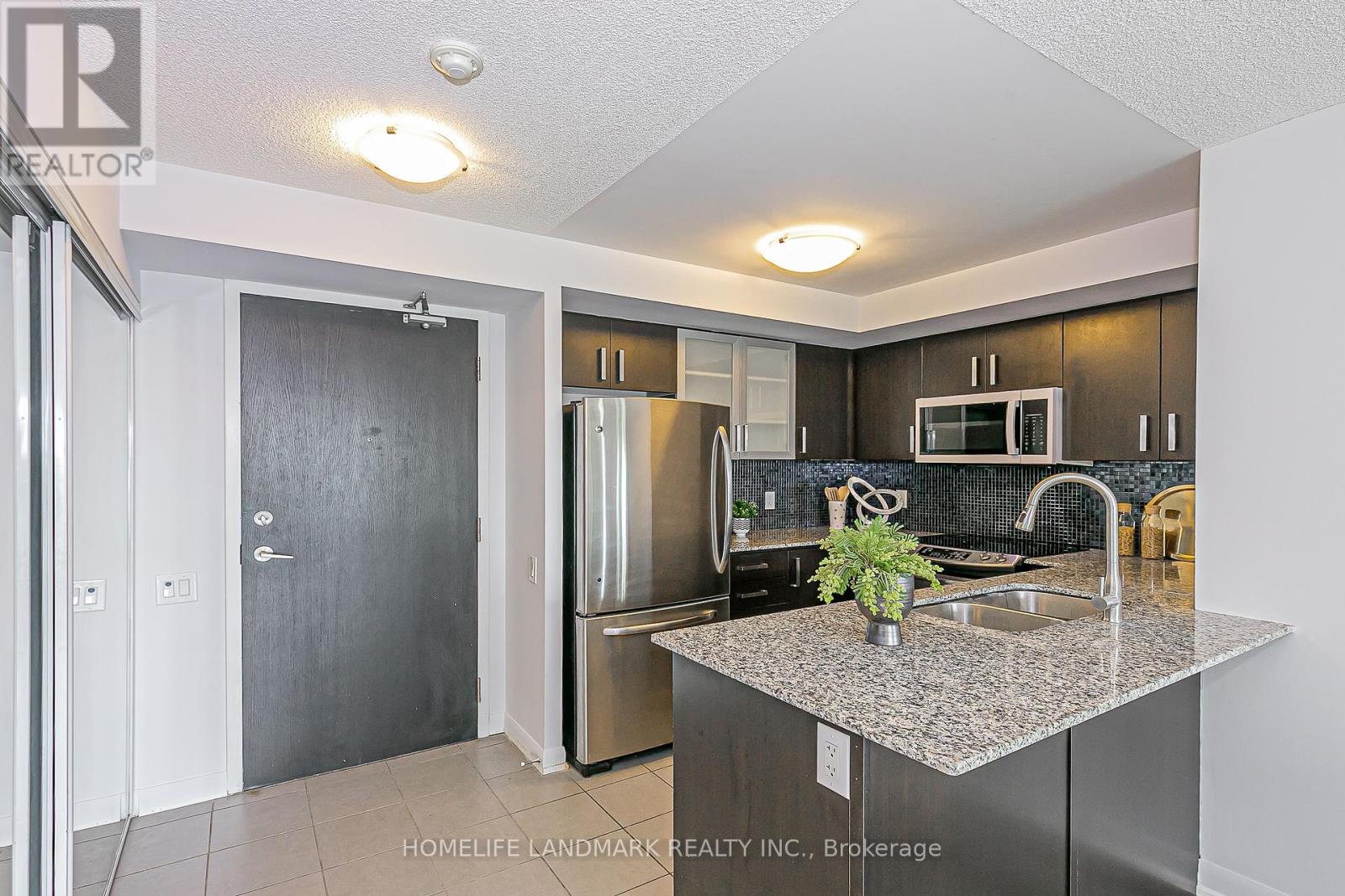 Photo 8 of 1615 17 Anndale Drive, Toronto ON