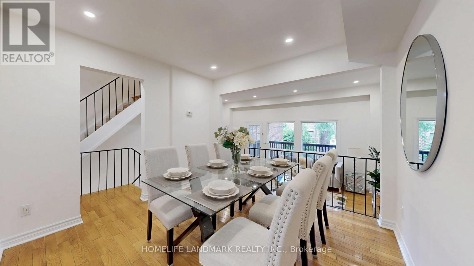 Photo 10 of 4 100 Spire Hill Way, Toronto ON