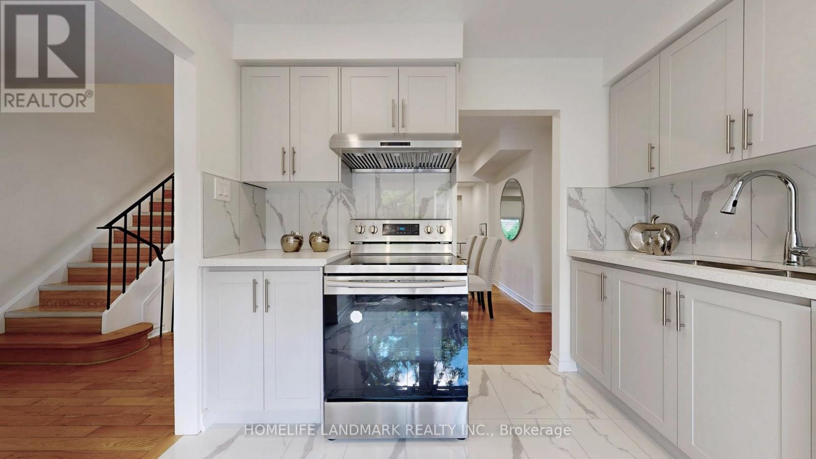 Photo 7 of 4 100 Spire Hill Way, Toronto ON