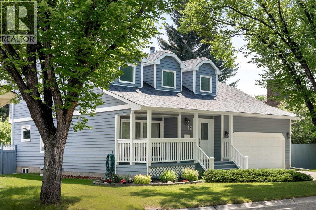 Photo 1 of 12 Strathroy Bay Sw, Calgary AB