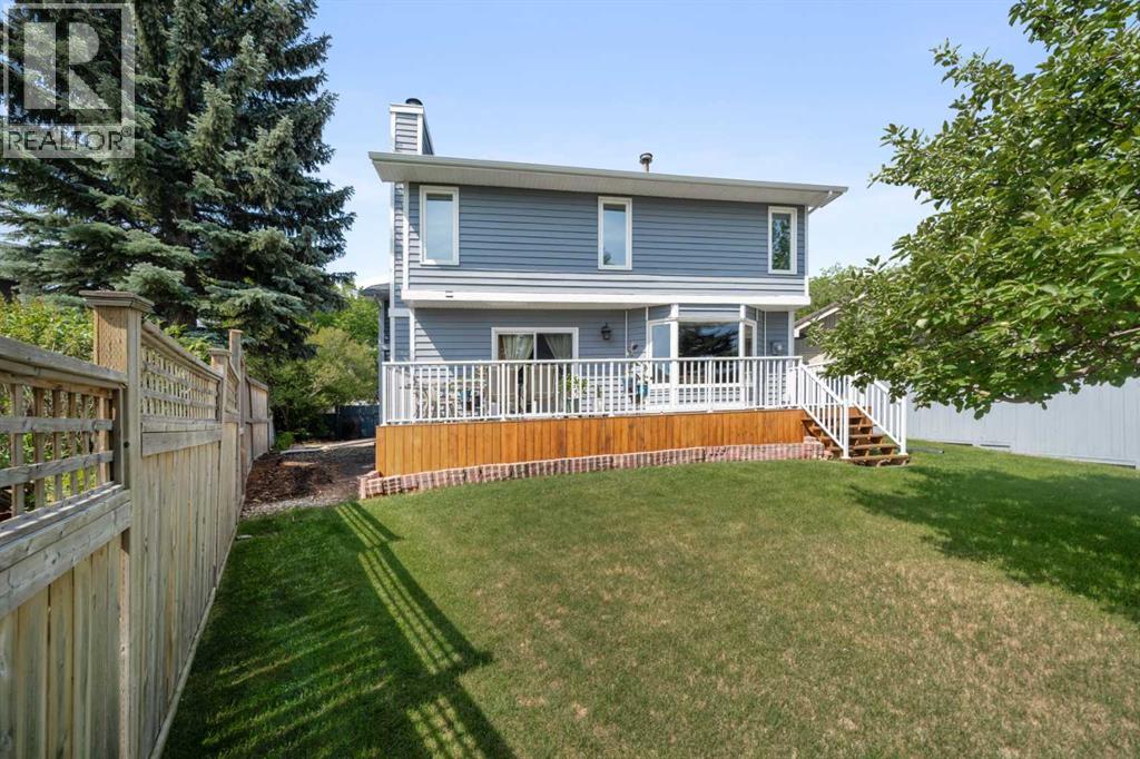 Photo 15 of 12 Strathroy Bay Sw, Calgary AB