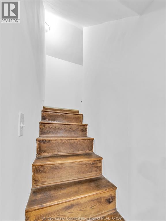 Photo 20 of 915 Mckay Avenue, Windsor ON