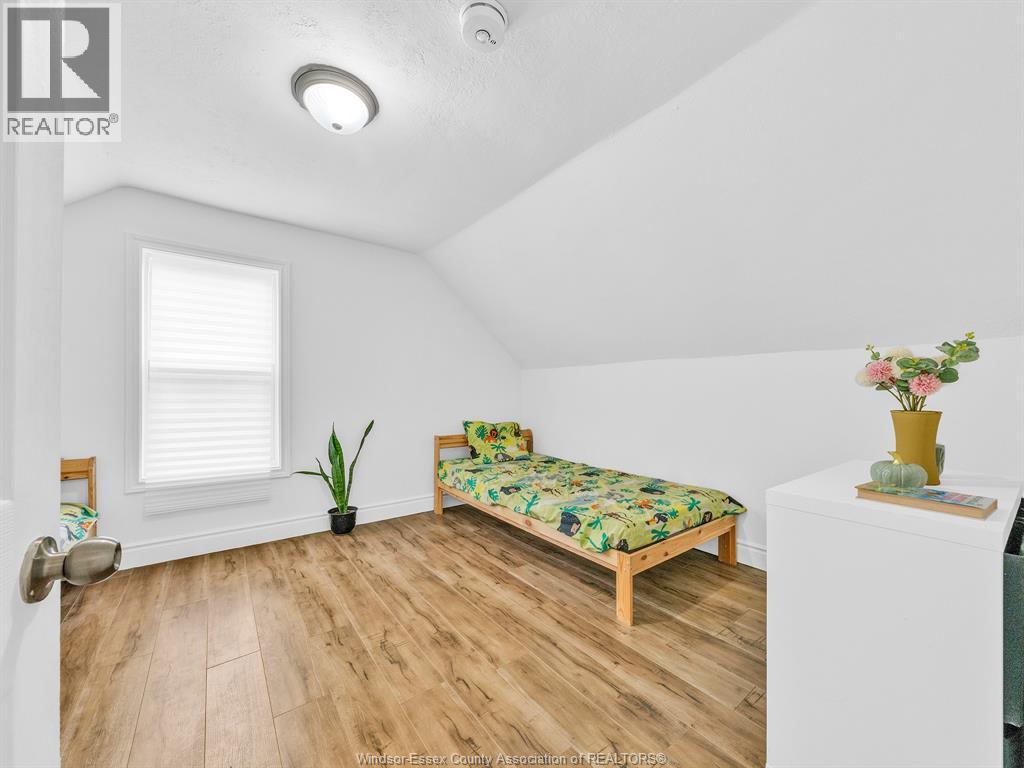 Photo 22 of 915 Mckay Avenue, Windsor ON