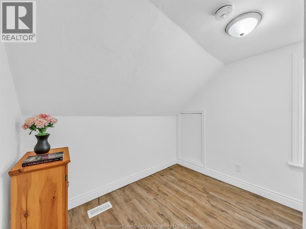 Photo 24 of 915 Mckay Avenue, Windsor ON