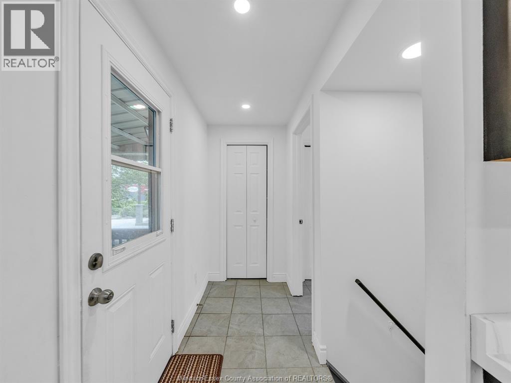 Photo 14 of 915 Mckay Avenue, Windsor ON