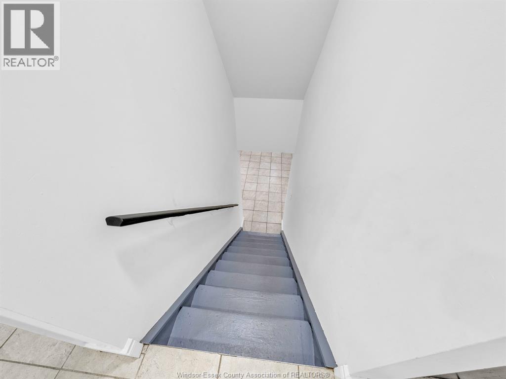 Photo 15 of 915 Mckay Avenue, Windsor ON