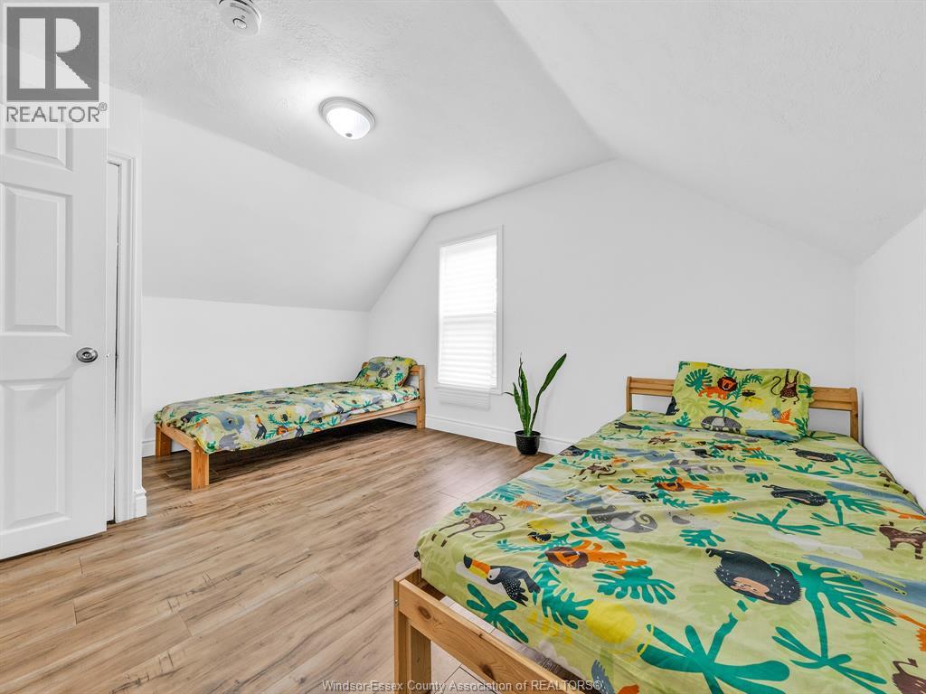 Photo 23 of 915 Mckay Avenue, Windsor ON