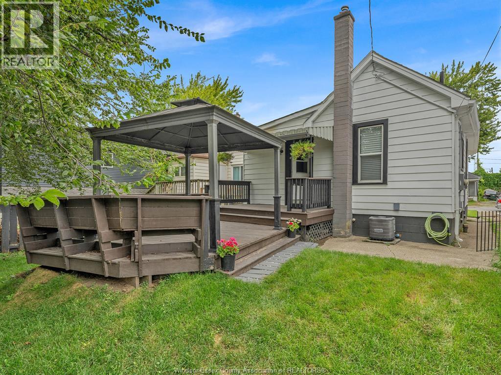 Photo 41 of 915 Mckay Avenue, Windsor ON