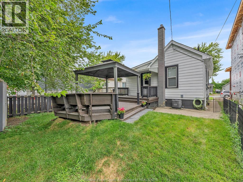 Photo 40 of 915 Mckay Avenue, Windsor ON