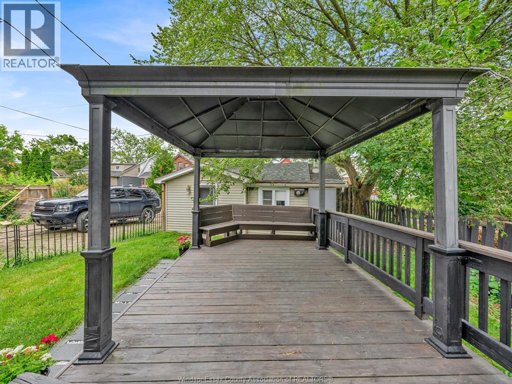 Photo 36 of 915 Mckay Avenue, Windsor ON