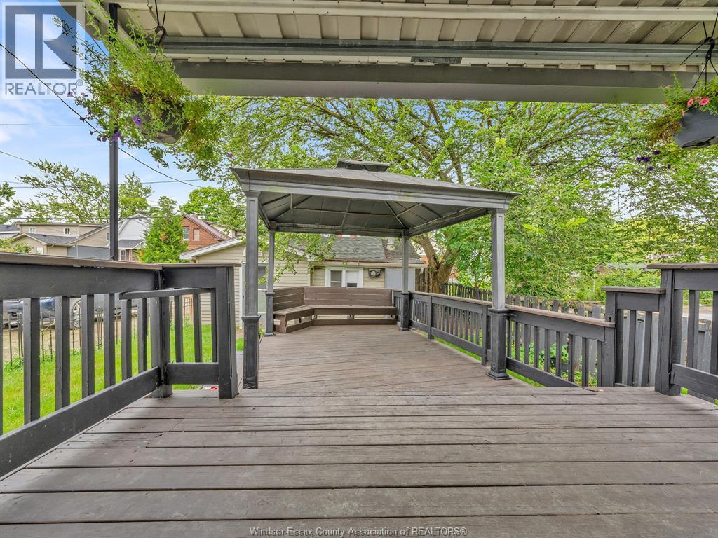 Photo 35 of 915 Mckay Avenue, Windsor ON