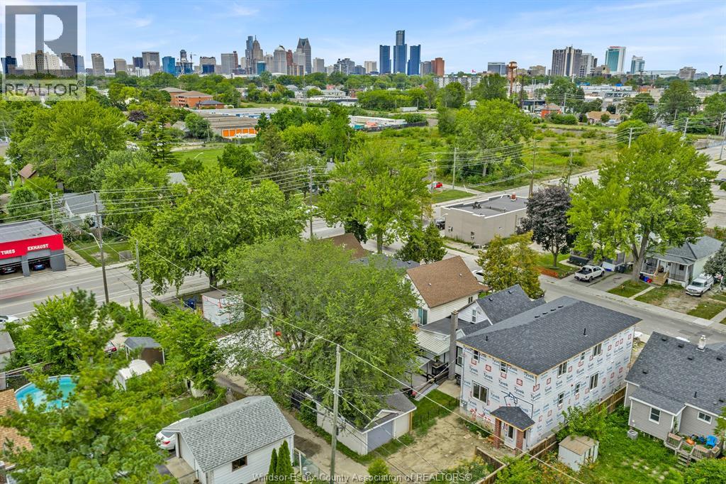 Photo 46 of 915 Mckay Avenue, Windsor ON