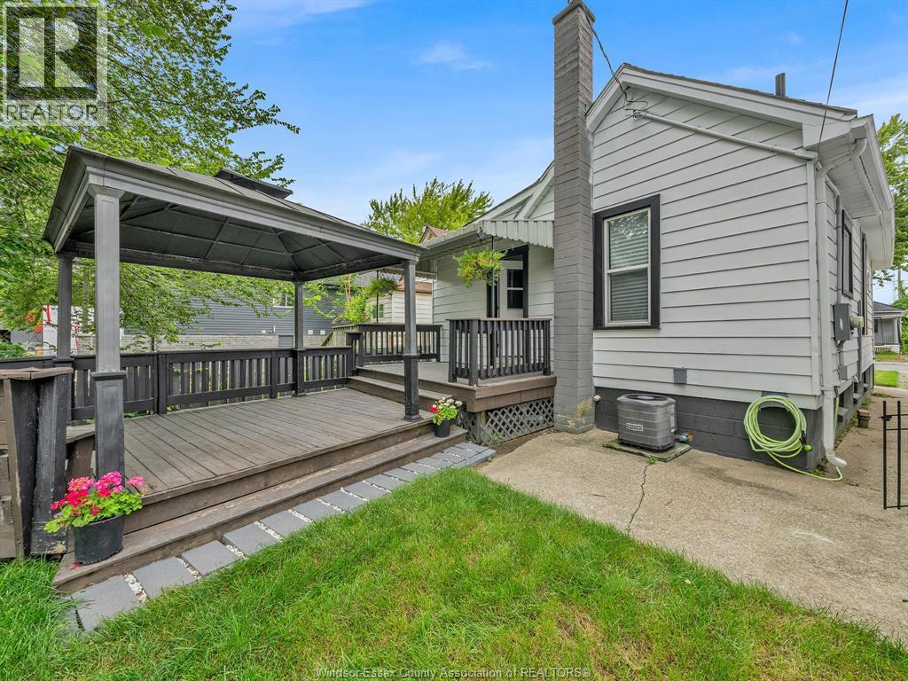 Photo 42 of 915 Mckay Avenue, Windsor ON