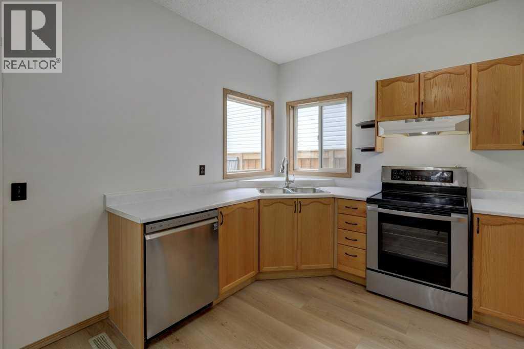 Photo 5 of 223 Covington Road Ne, Calgary AB