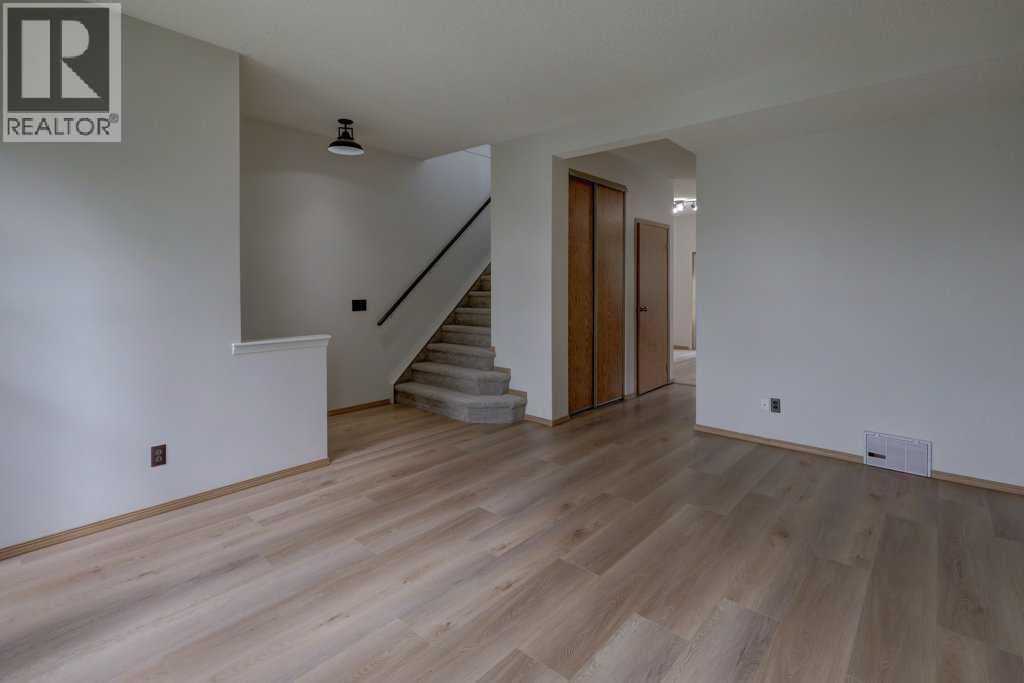 Photo 17 of 223 Covington Road Ne, Calgary AB