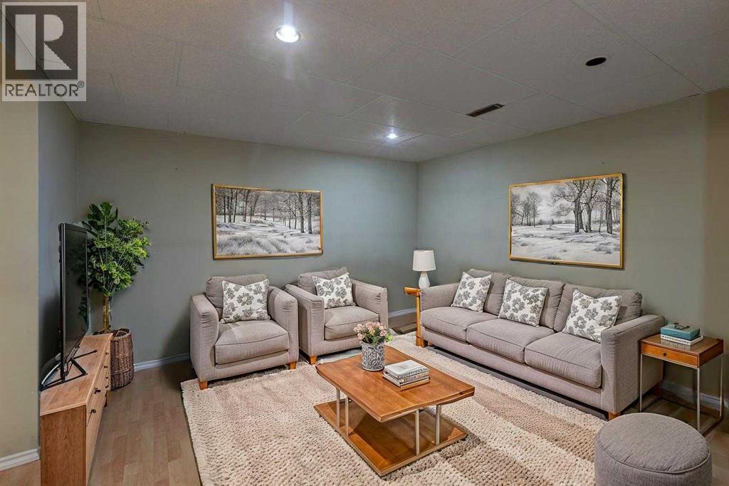 Photo 25 of 223 Covington Road Ne, Calgary AB