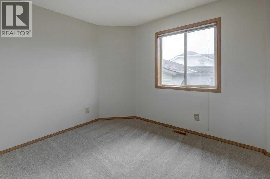 Photo 6 of 223 Covington Road Ne, Calgary AB