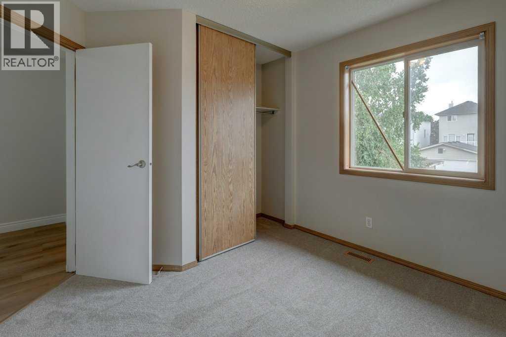 Photo 18 of 223 Covington Road Ne, Calgary AB