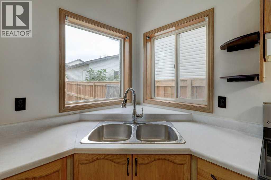 Photo 4 of 223 Covington Road Ne, Calgary AB