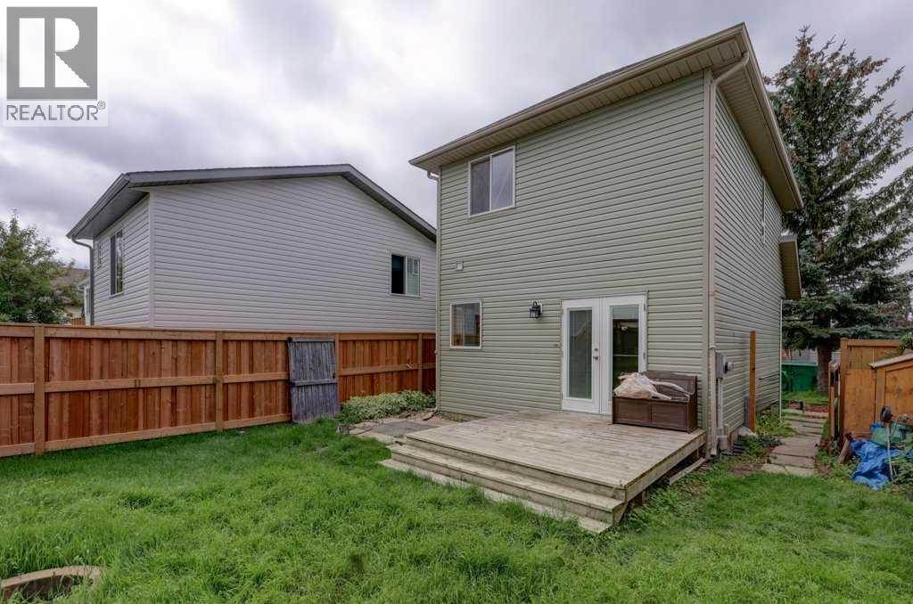 Photo 3 of 223 Covington Road Ne, Calgary AB