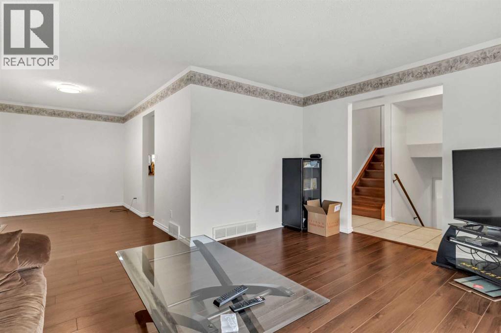 Single Family House 4 Level for Sale in  Temple Drive NE Temple Calgary 