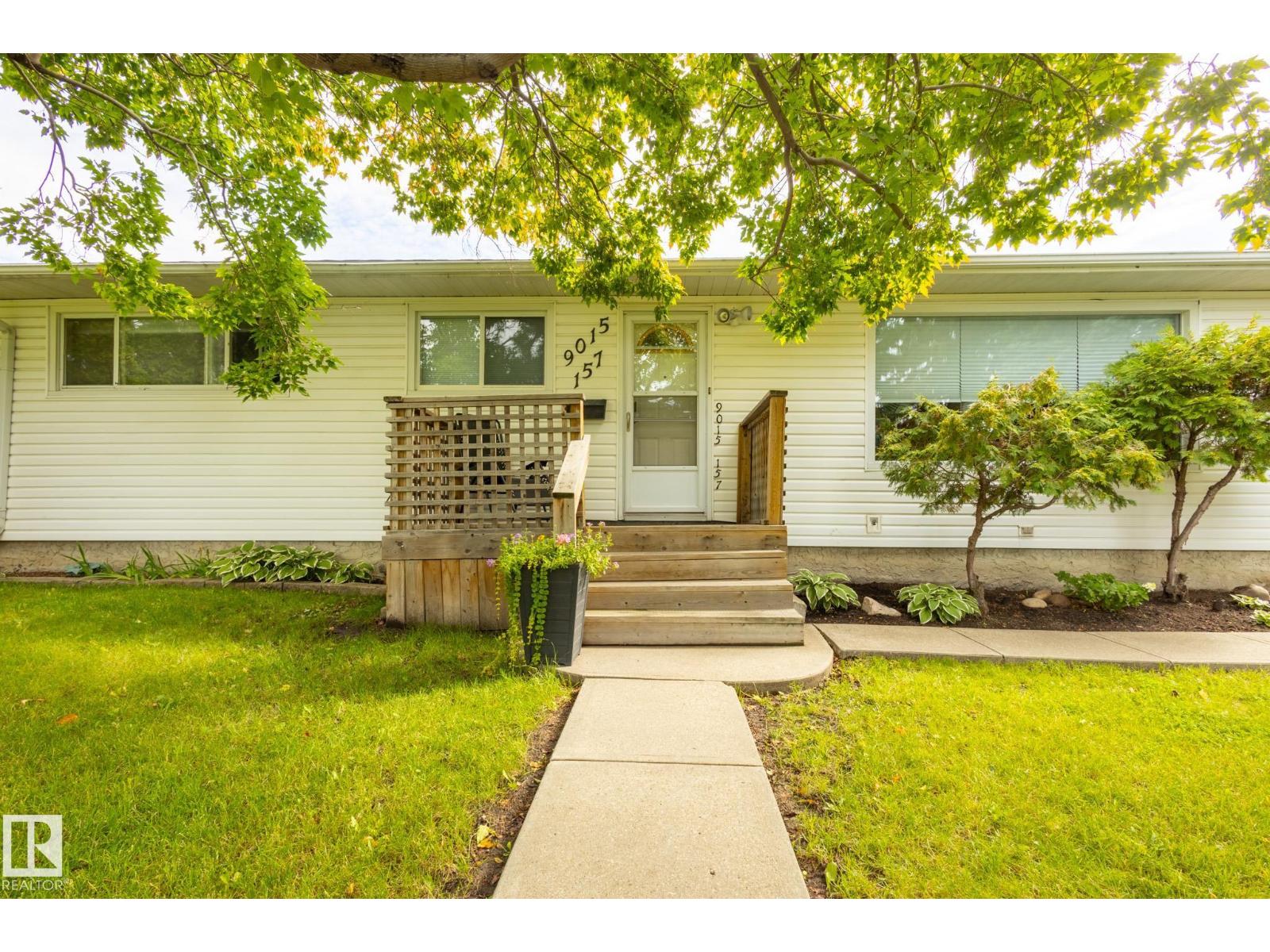 Photo 1 of 9015 157 St Nw, Edmonton AB