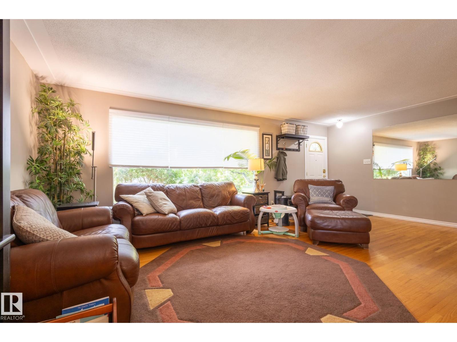 Photo 19 of 9015 157 St Nw, Edmonton AB
