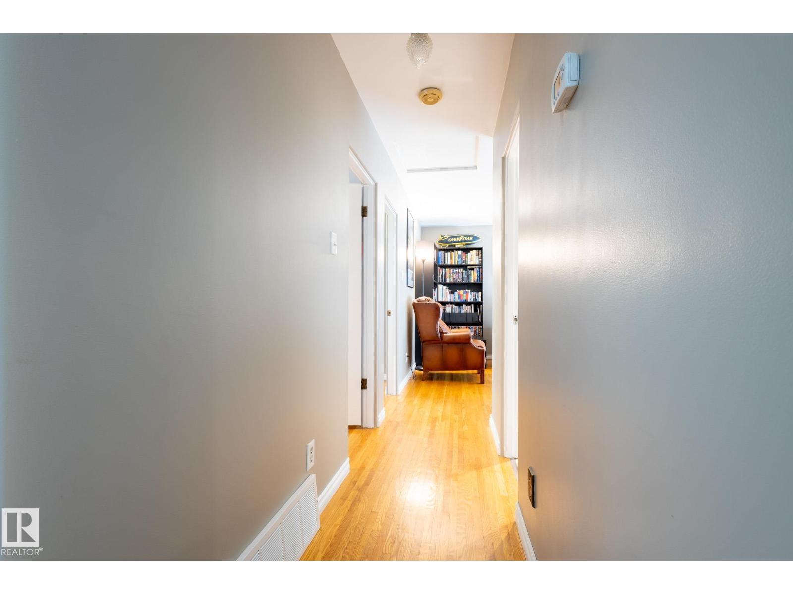 Photo 22 of 9015 157 St Nw, Edmonton AB