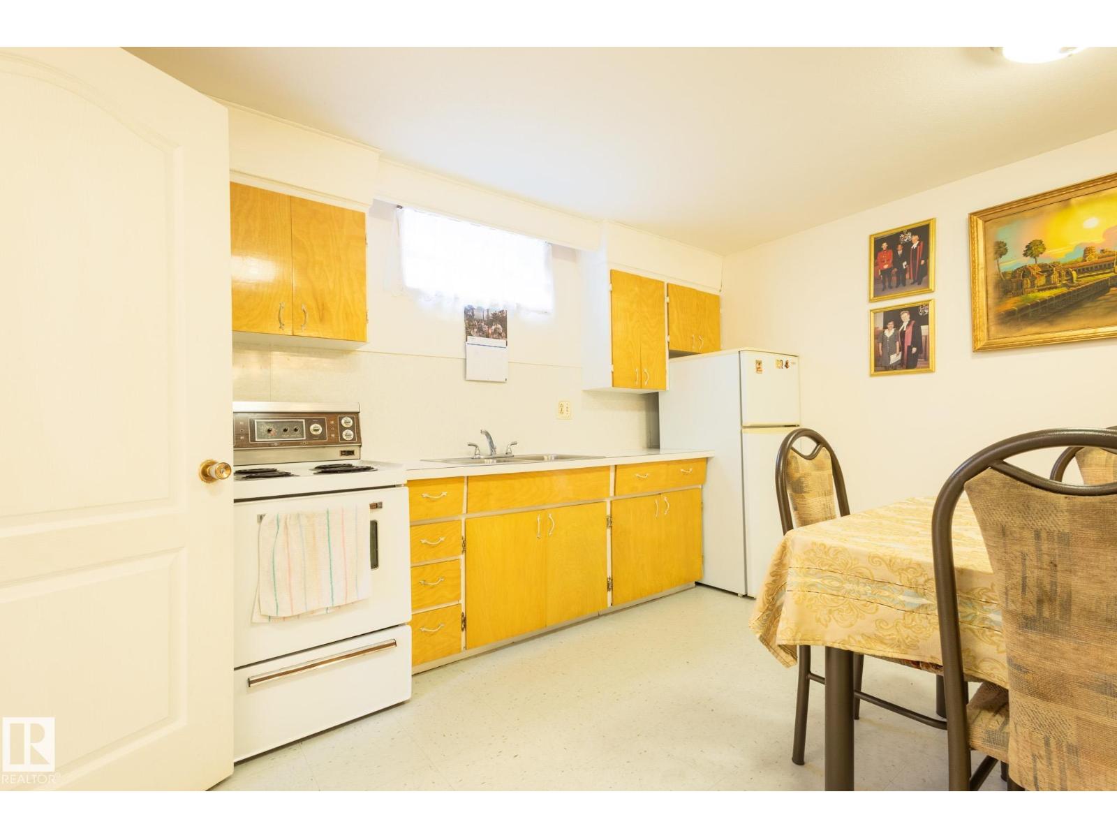 Photo 38 of 9015 157 St Nw, Edmonton AB