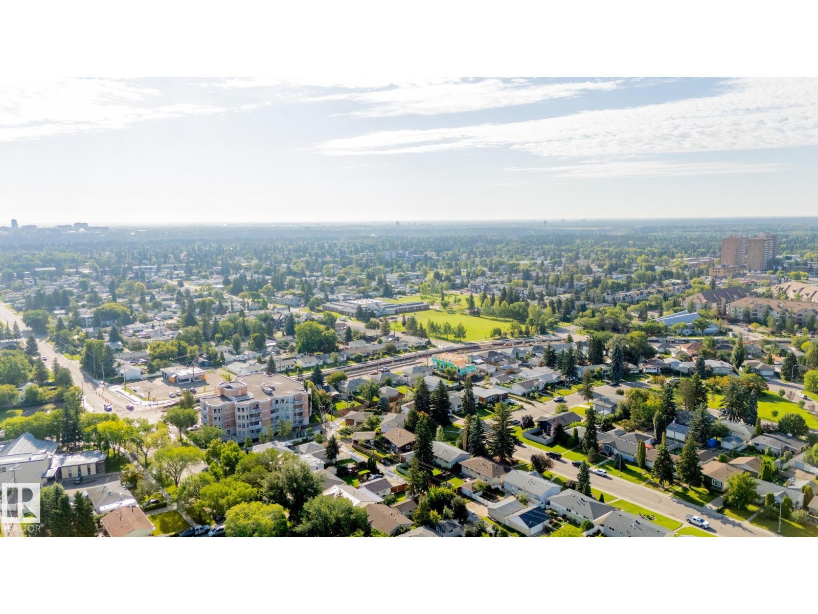 Photo 72 of 9015 157 St Nw, Edmonton AB