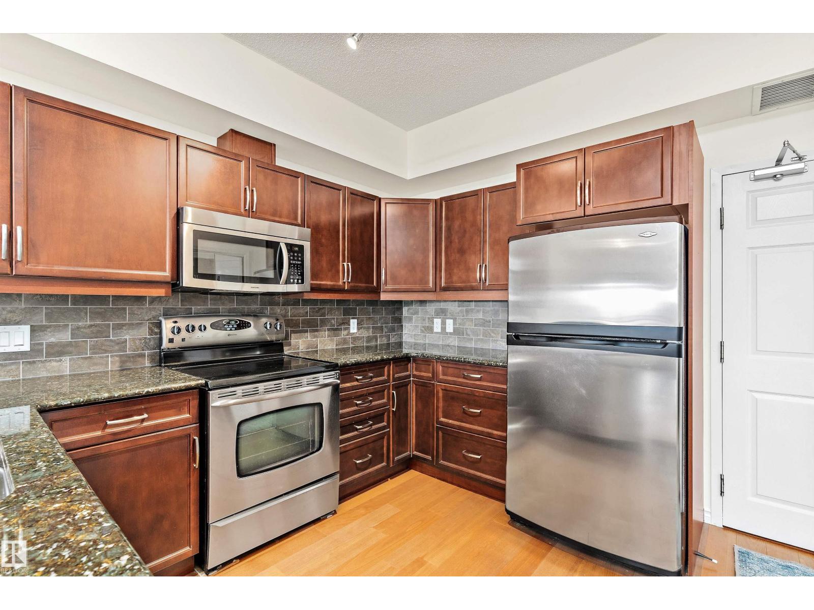 Photo 1 of 702 10303 111 St Nw, Edmonton AB