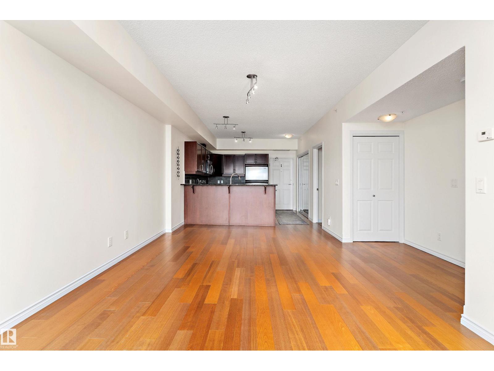 Photo 14 of 702 10303 111 St Nw, Edmonton AB